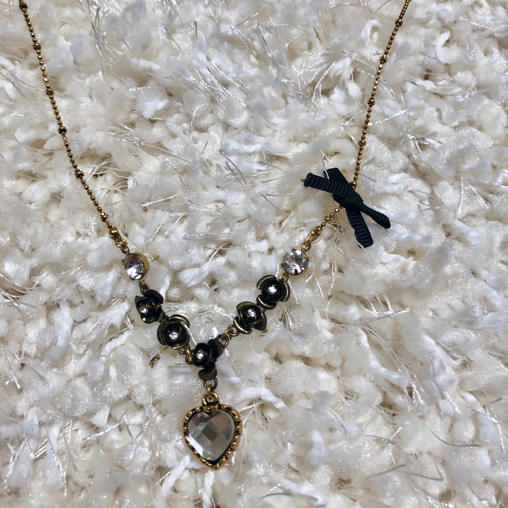 Betsey Johnson 🔑🌹 necklace